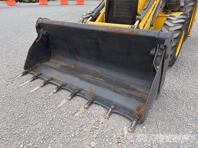 New Holland B80B-SS 4x4 / Retroexcavadora / Backhoe Loader لوادر ذات جرافات عكسية