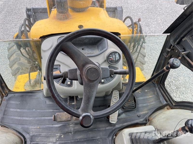 New Holland B80B-SS 4x4 / Retroexcavadora / Backhoe Loader لوادر ذات جرافات عكسية