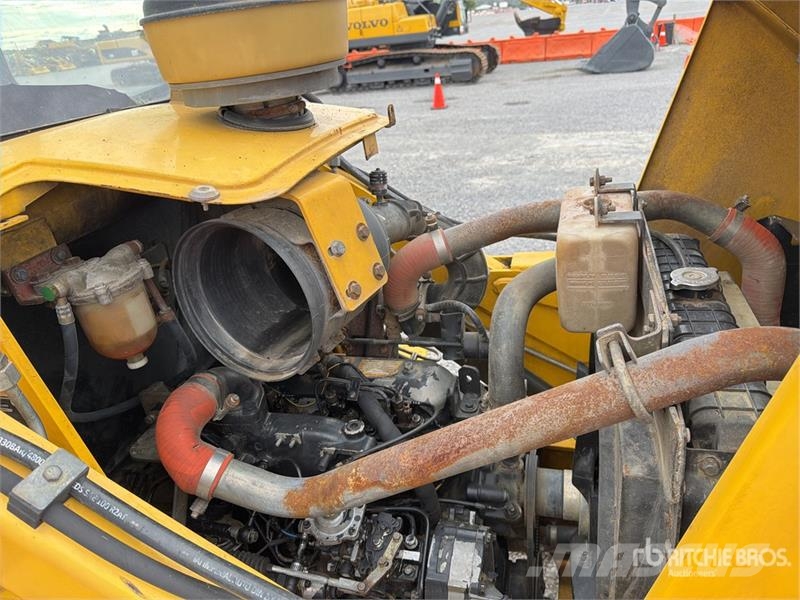New Holland B80B-SS 4x4 / Retroexcavadora / Backhoe Loader لوادر ذات جرافات عكسية
