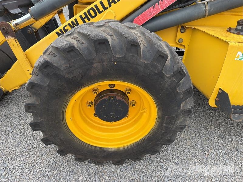 New Holland B80B-SS 4x4 / Retroexcavadora / Backhoe Loader لوادر ذات جرافات عكسية
