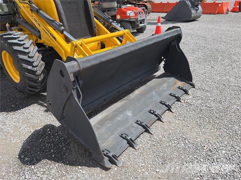 New Holland B80B-SS 4x4 Retroexcavadora / Backhoe Loader Baggerlader