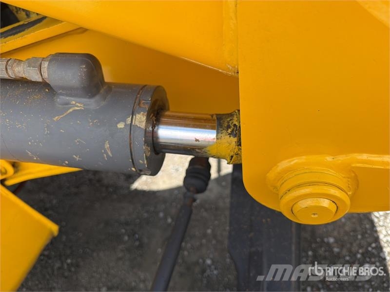New Holland B80B-SS 4x4 Retroexcavadora / Backhoe Loader Baggerlader