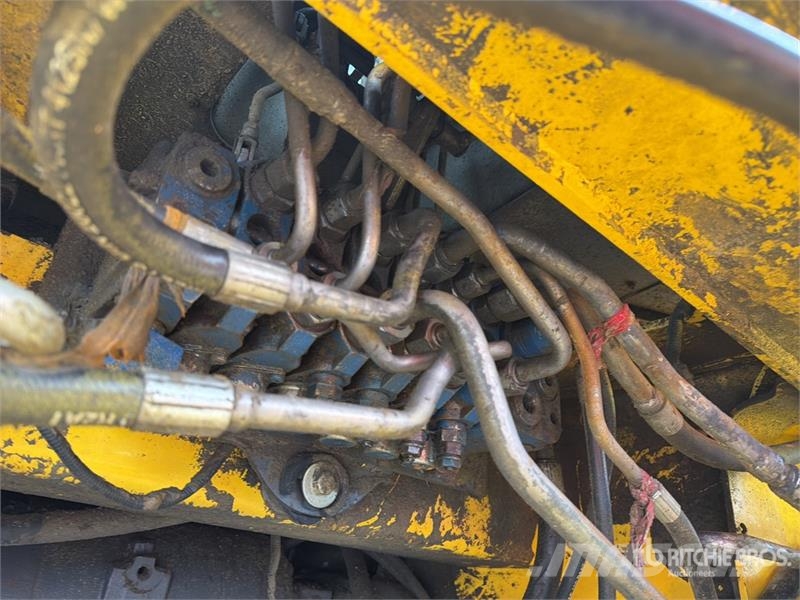 New Holland B80B-SS 4x4 / Retroexcavadora / Backhoe Loader لوادر ذات جرافات عكسية