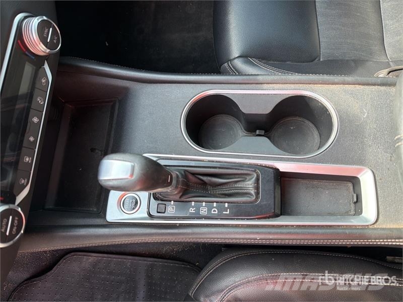 Nissan Altima Automovil / Automobile Kistehergépjárművek
