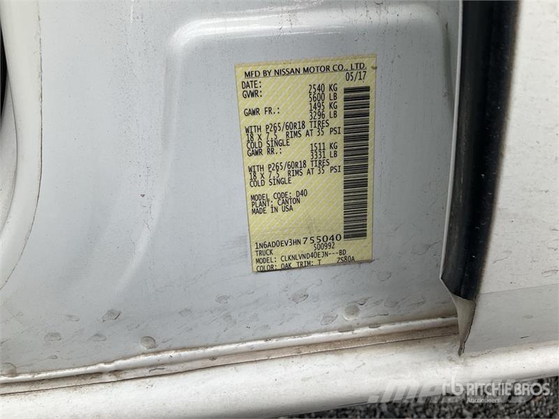 Nissan Frontier Iné