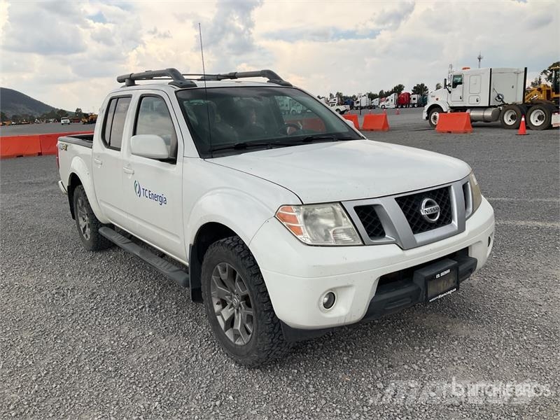 Nissan Frontier Iné