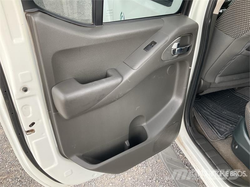 Nissan Frontier Iné