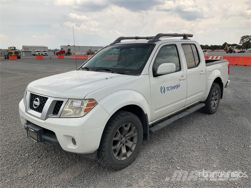 Nissan Frontier Iné