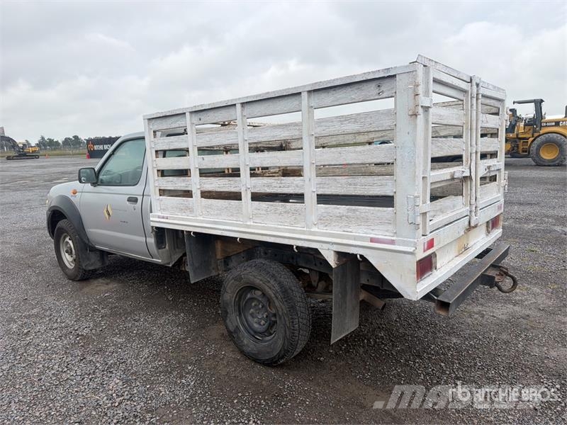 Nissan NP300 Camion plateau