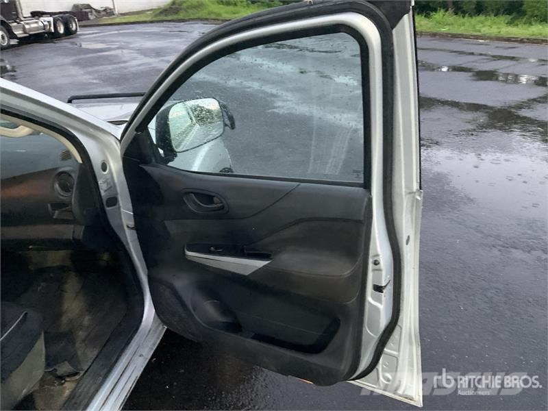 Nissan NP300 أخرى