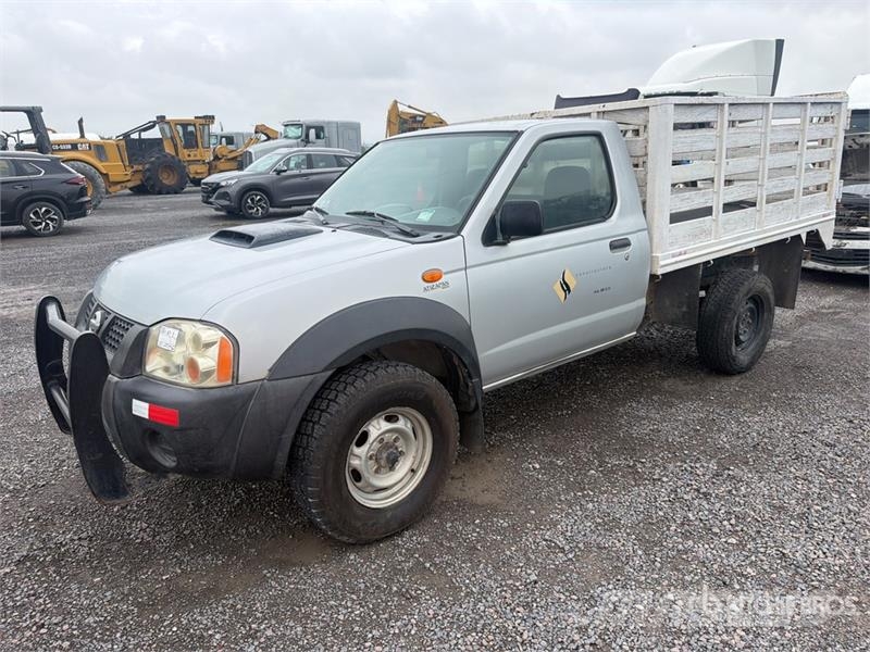 Nissan NP300 Camion plateau