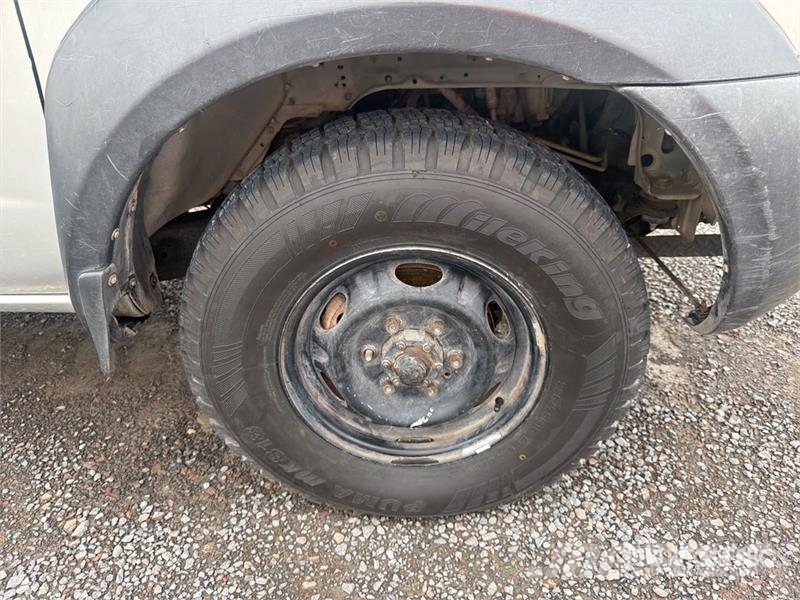 Nissan NP300 Camion plateau