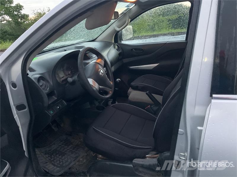 Nissan NP300 أخرى