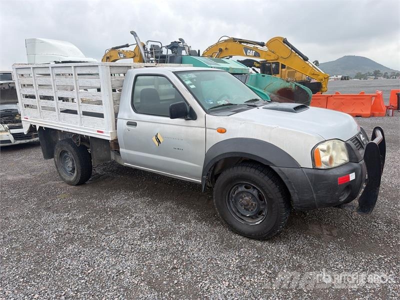 Nissan NP300 Camion plateau