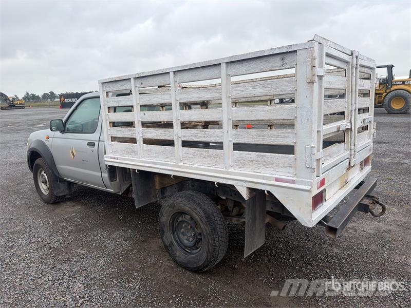 Nissan NP300 Camion plateau