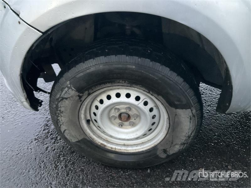 Nissan NP300 أخرى
