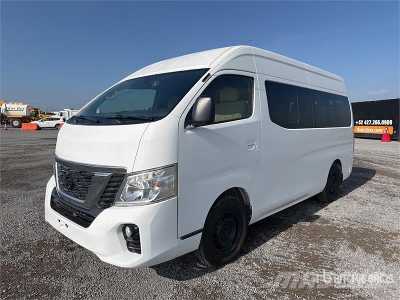 Nissan NV350 Urvan Autobus / 15 Passenger Van Preču pārvadāšanas furgoni