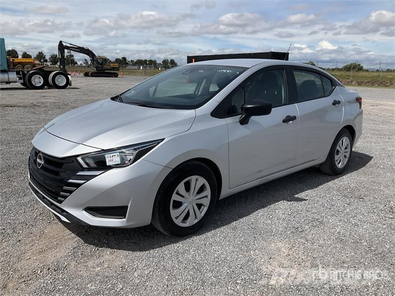 Nissan Versa Automovil / Automobile Cars