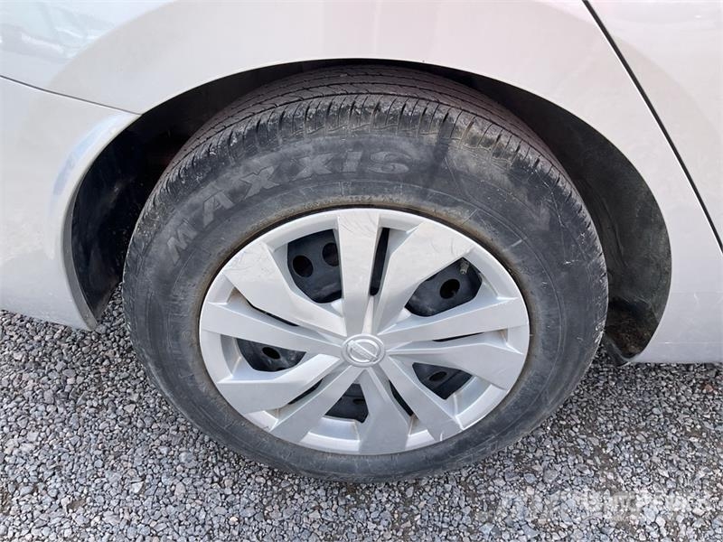 Nissan Versa Automovil / Automobile Cars