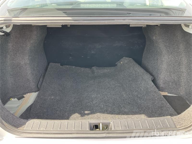 Nissan Versa Automovil / Automobile Cars