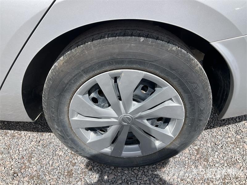 Nissan Versa Automovil / Automobile Cars