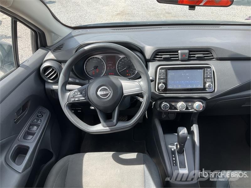 Nissan Versa Automovil / Automobile Cars