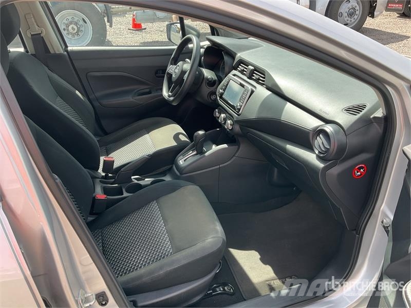 Nissan Versa Automovil / Automobile Cars