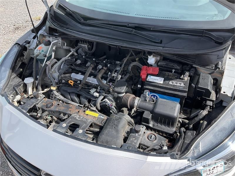 Nissan Versa Automovil / Automobile Cars