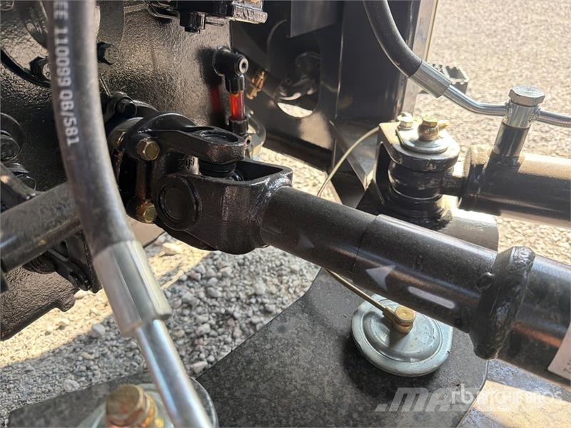 Peng DE CY35H 7700 lb 4x4 Montacargas Todo Terreno Навантажувачі підвищеної прохідності