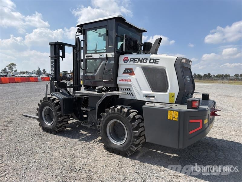  Peng DE CY35H 7700 lb 4x4 Montacargas Todo Terreno Terenski viličar