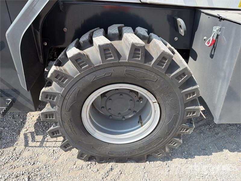  Peng DE CY35H 7700 lb 4x4 Montacargas Todo Terreno Terenski viličar