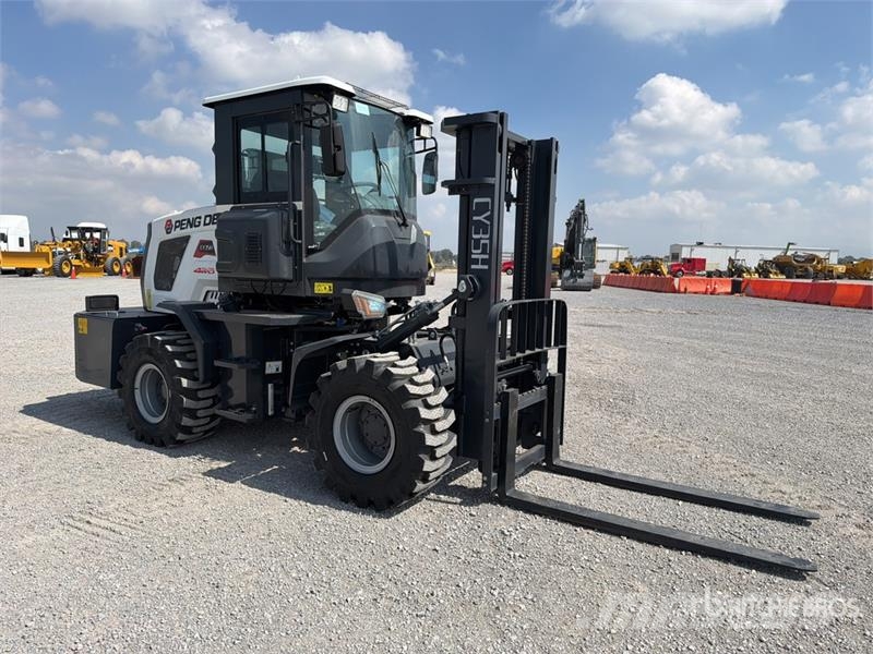  Peng DE CY35H 7700 lb 4x4 Montacargas Todo Terreno Terenski viličar