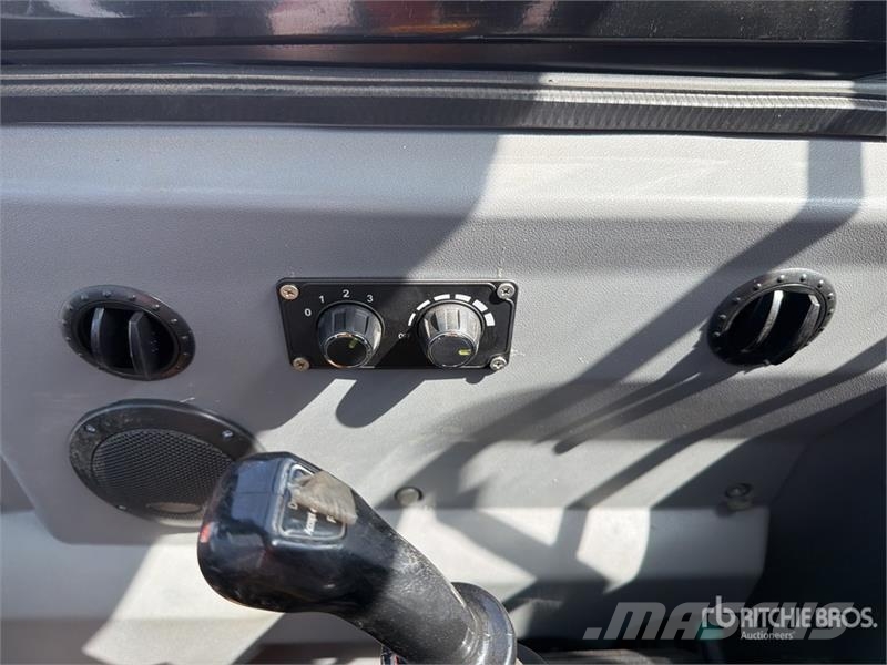  Peng DE CY35H 7700 lb 4x4 Montacargas Todo Terreno Terenski viličar