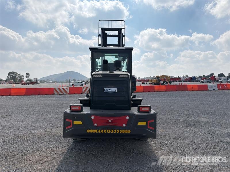 Peng DE CY35H 7700 lb 4x4 Montacargas Todo Terreno Навантажувачі підвищеної прохідності