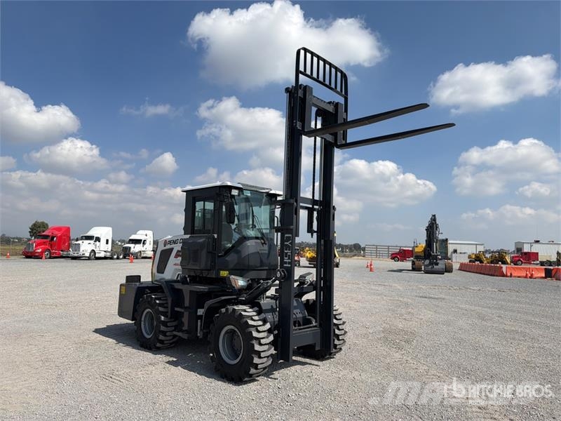  Peng DE CY35H 7700 lb 4x4 Montacargas Todo Terreno Terenski viličar