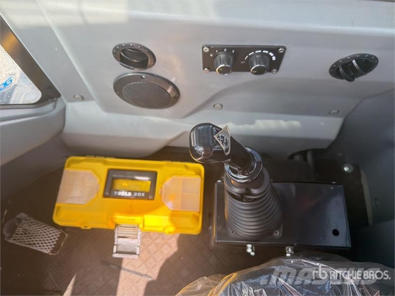  Peng DE CY35H 7700 lb 4x4 Montacargas Todo Terreno شاحنات الطرق الوعرة