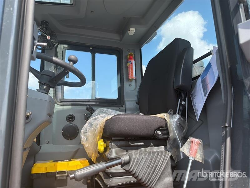  Peng DE CY35H 7700 lb 4x4 Montacargas Todo Terreno شاحنات الطرق الوعرة