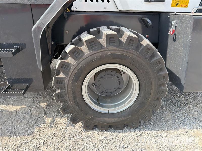 Peng DE CY35H 7700 lb 4x4 Montacargas Todo Terreno Навантажувачі підвищеної прохідності