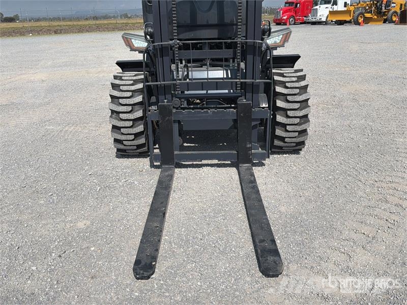  Peng DE CY35H 7700 lb 4x4 Montacargas Todo Terreno Terenski viličar