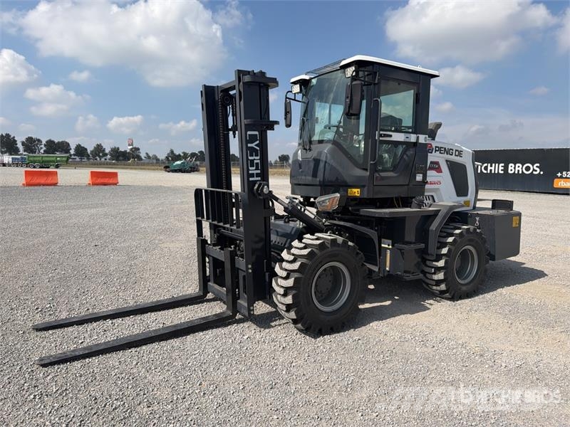 Peng DE CY35H 7700 lb 4x4 Montacargas Todo Terreno Навантажувачі підвищеної прохідності