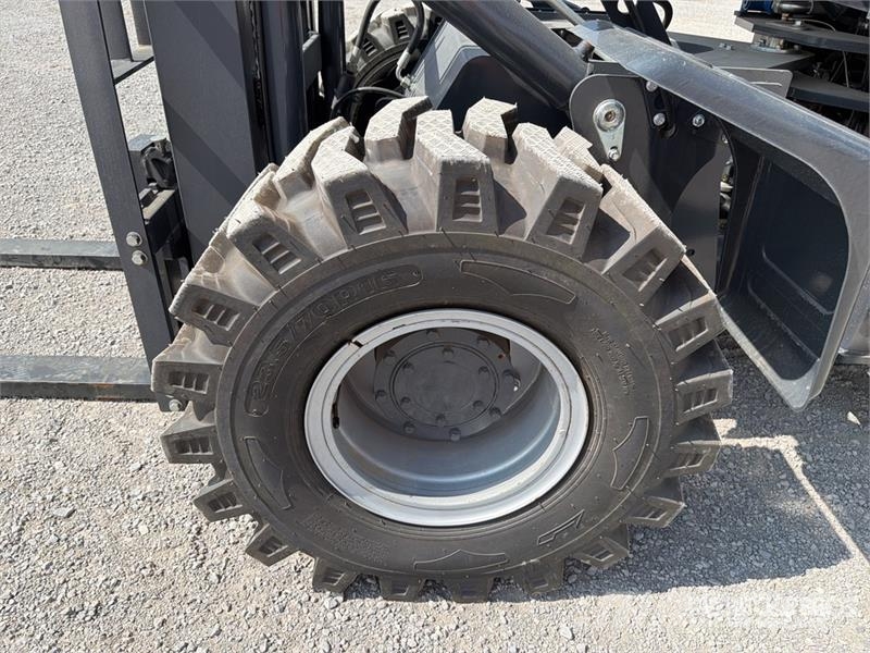  Peng DE CY35H 7700 lb 4x4 Montacargas Todo Terreno Terenski viličar