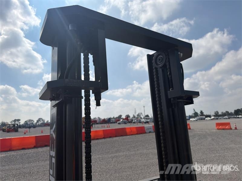 Peng DE CY35H 7700 lb 4x4 Montacargas Todo Terreno Навантажувачі підвищеної прохідності