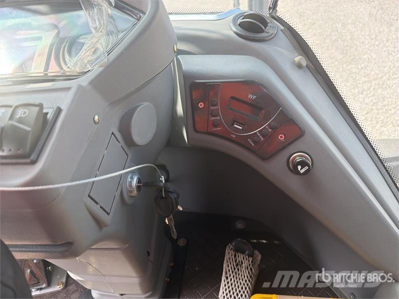  Peng DE CY35H 7700 lb 4x4 Montacargas Todo Terreno شاحنات الطرق الوعرة