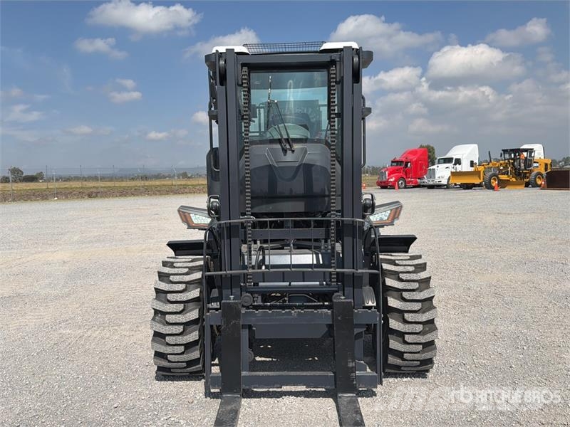  Peng DE CY35H 7700 lb 4x4 Montacargas Todo Terreno Terenski viličar