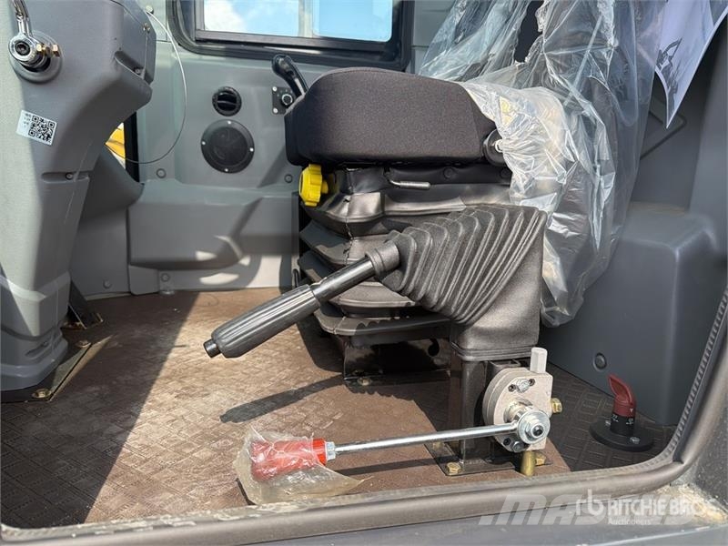 Peng DE CY35H 7700 lb 4x4 Montacargas Todo Terreno Навантажувачі підвищеної прохідності