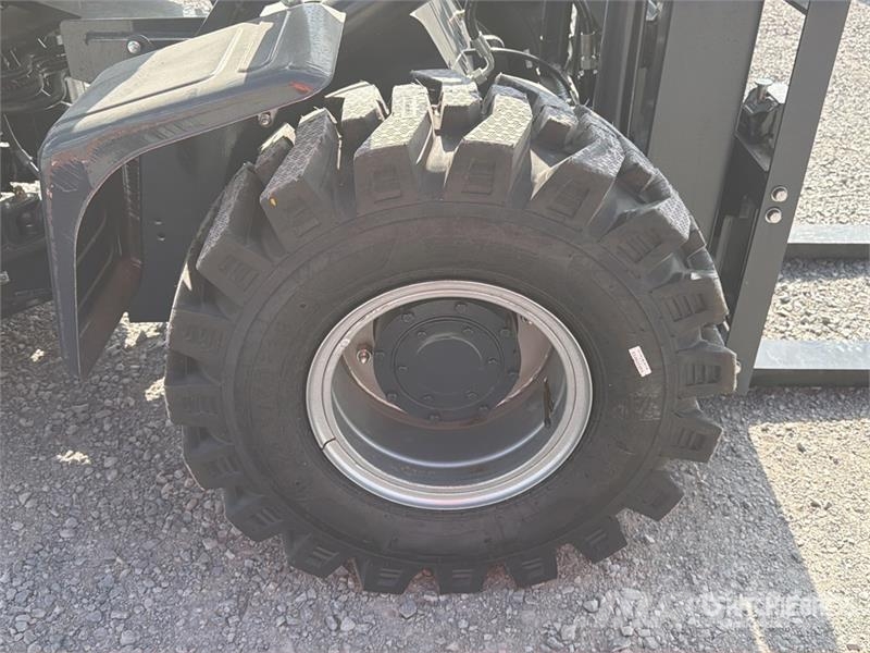  Peng DE CY35H 7700 lb 4x4 Montacargas Todo Terreno شاحنات الطرق الوعرة