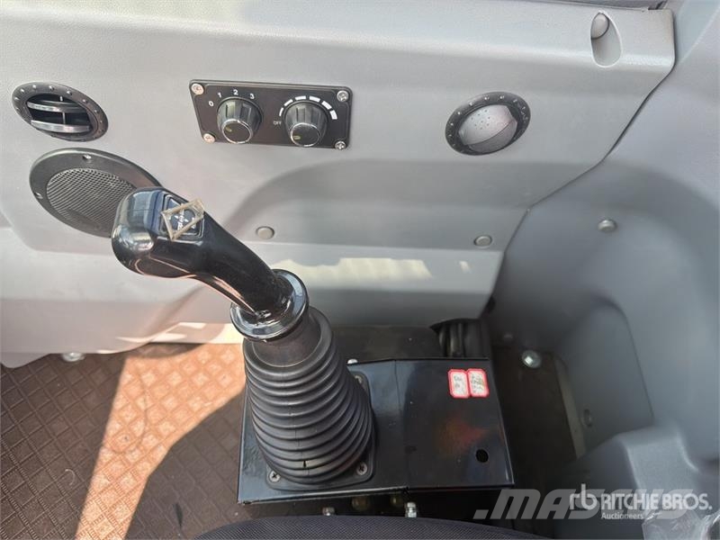 Peng DE CY35H 7700 lb 4x4 Montacargas Todo Terreno Навантажувачі підвищеної прохідності