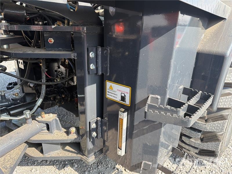 Peng DE CY35H 7700 lb 4x4 Montacargas Todo Terreno Навантажувачі підвищеної прохідності