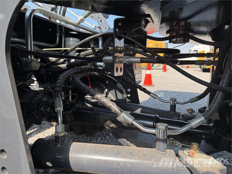Peng DE CY35H 7700 lb 4x4 Montacargas Todo Terreno Навантажувачі підвищеної прохідності