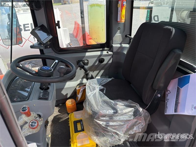  Peng DE CY35H 7700 lb 4x4 Montacargas Todo Terreno Terenski viličar